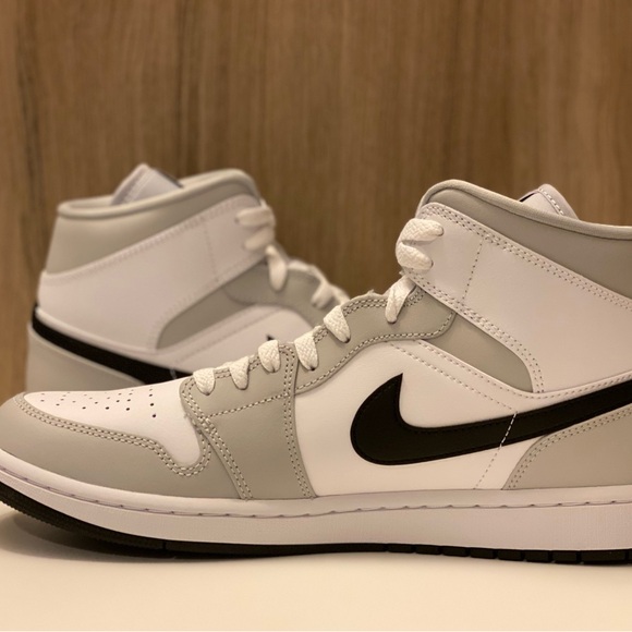 Nike Air Jordan 1 Mid Grey Fog Black White BQ6472-015 Men’s 10.5 / Wmns Size 12 - Picture 7 of 11